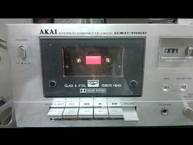 Akai Akai HX-M670W cassette player feet VGC. 