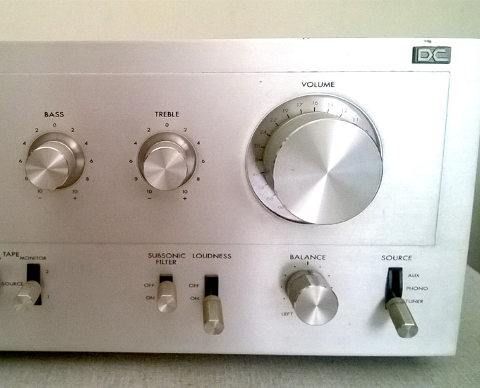 Ampli Vintage JVC JA-S22 - Fonctionnel, Vu-mètres Lumineux - État Correct Pour L'âge