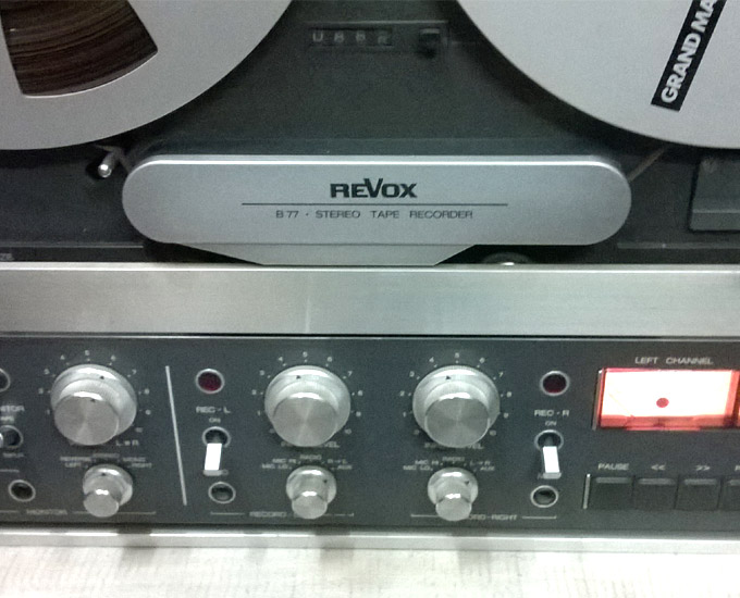 https://www.mussiclovers.com/wp-content/uploads/revox-b77-3-motor-2-speed-vintage-stereo-reel-to-reel-tape-recorder/04.jpg